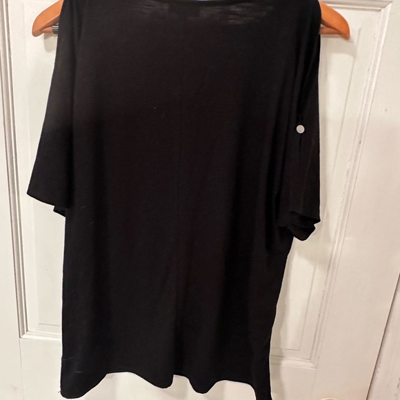 Jones New York Signature black short sleeved T-shirt with open shoulders large.. - Picture 10 of 13
